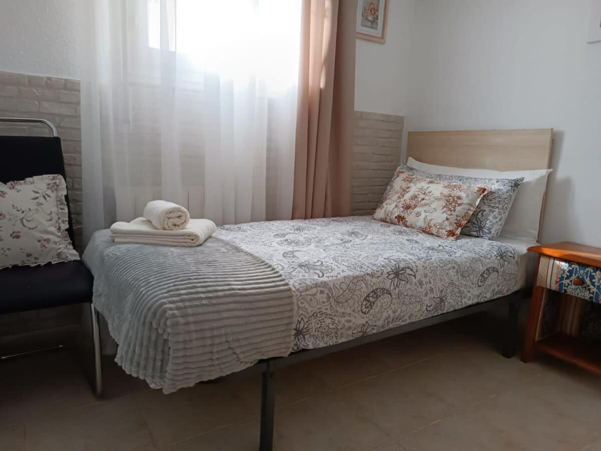 Quaint Ground Floor Apartment With Pool Lb1 Torrevieja Exteriör bild