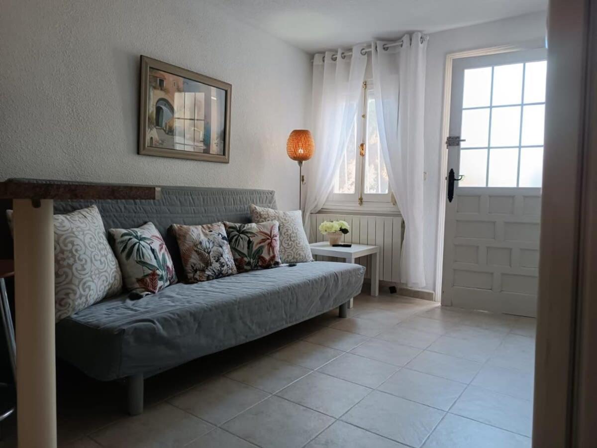 Quaint Ground Floor Apartment With Pool Lb1 Torrevieja Exteriör bild