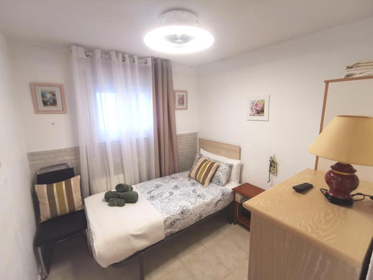 Quaint Ground Floor Apartment With Pool Lb1 Torrevieja Exteriör bild