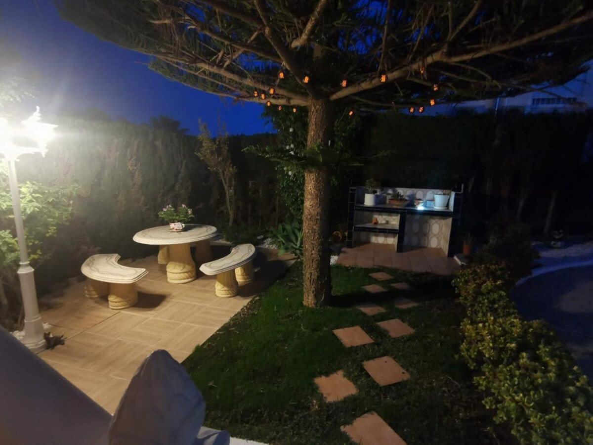 Quaint Ground Floor Apartment With Pool Lb1 Torrevieja Exteriör bild
