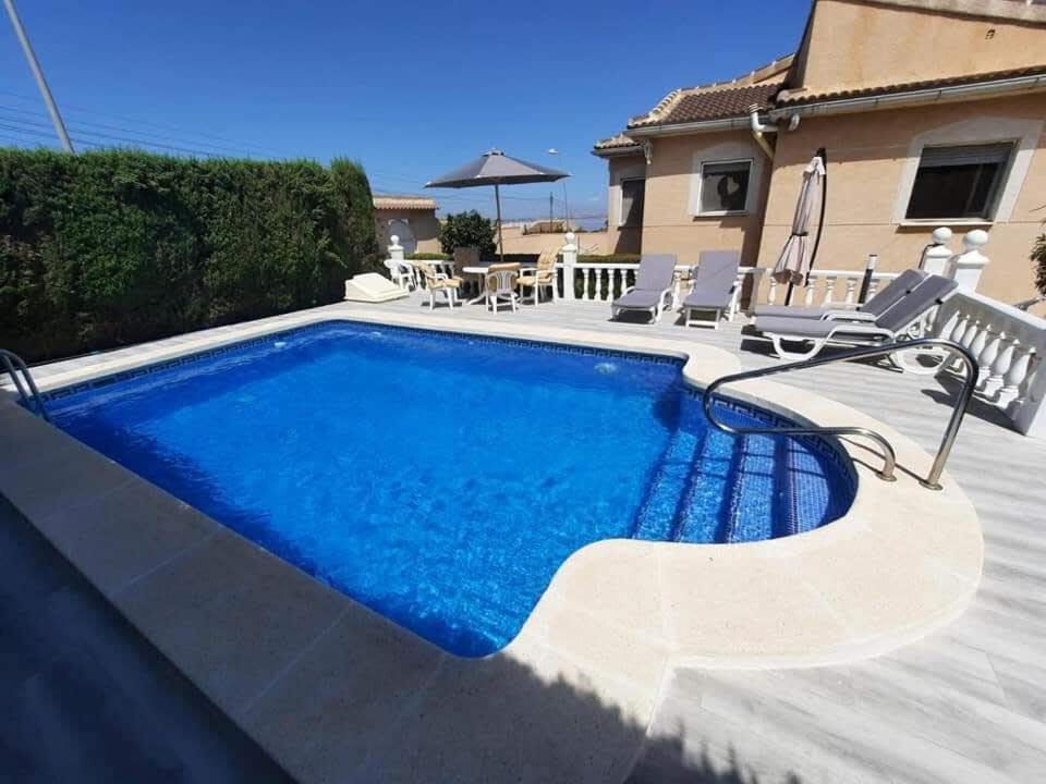 Quaint Ground Floor Apartment With Pool Lb1 Torrevieja Exteriör bild